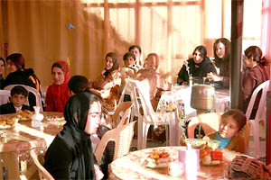 Blick zurück: Das erste Frauencafé im&nbsp;Irak